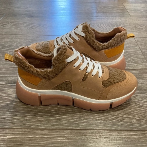 New Seychelles I’ll Be there Leather Shearling Neutral Boho Athleisure Sneaker - Picture 4 of 14